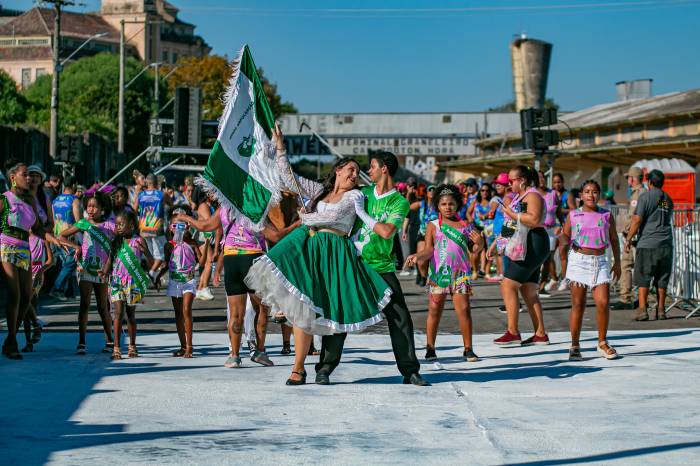 Secretaria de Cultura atua como gestora do processo de repasse às escolas e blocos indicados por parlamentares
