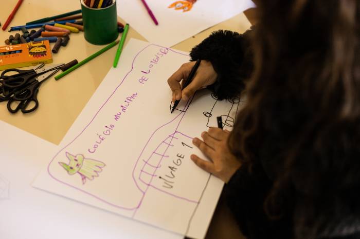 Programa possibilita o cadastramento para oferta de serviços aos abrigos municipais, bem como oportuniza que voluntários apadrinhem crianças e adolescentes sob a tutela do Estado