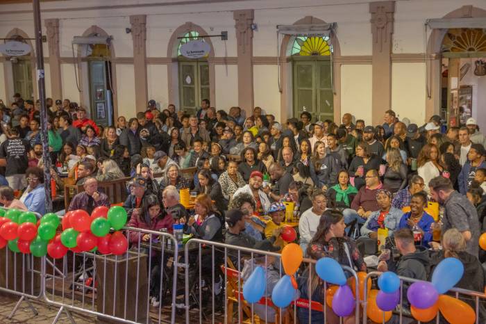 Interessados em trabalhar na temporada de verão no Laranjal, na escolha das Cortes do Carnaval e na Parada da Diversidade devem procurar a Seurb de segunda a sexta-feira, das 8h às 14h