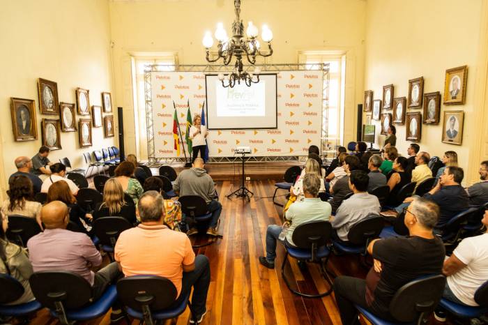 Prefeita Paula ressaltou a importância da busca de caminhos para manter o sistema de previdência municipal viável