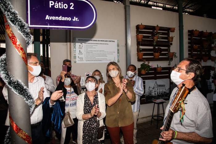 Prefeita Paula Mascarenhas participou de evento. Pátio interno do Mercado Central ganhou o nome do instrumentista