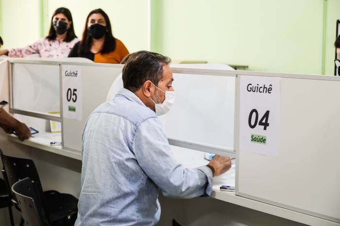 Decreto 6.711/2023, assinado pela prefeita Paula Mascarenhas e publicado nesta quinta-feira (9), desobriga o uso da peça de proteção facial em estabelecimentos destinados à prestação de serviços de saúde públicos ou privados