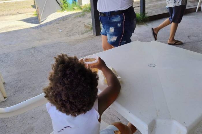 Brinquedos, guloseimas e muita diversão no fim de ano dos abrigos