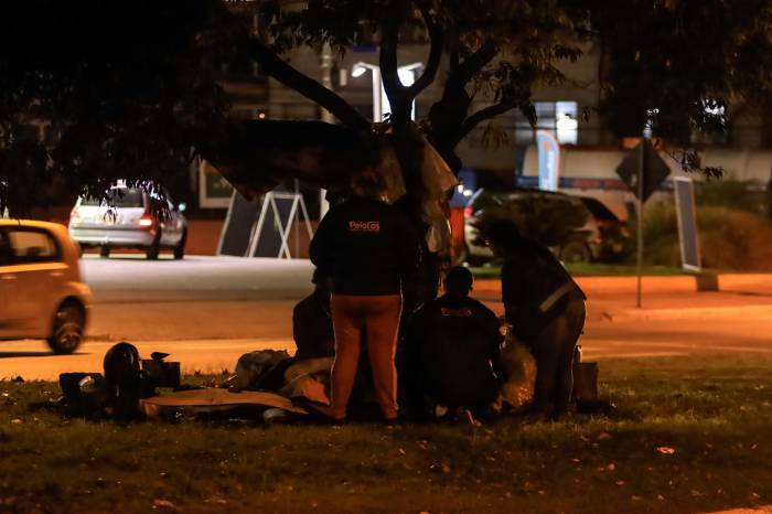 Trabalho direcionado a pessoas em situação de rua e vulnerabilidade social é realizado por servidores e por parceiros da ONG Vale Vida e OSC Gesto. Objetivo é a criação de vínculos e inserção nos serviços socioassistenciais