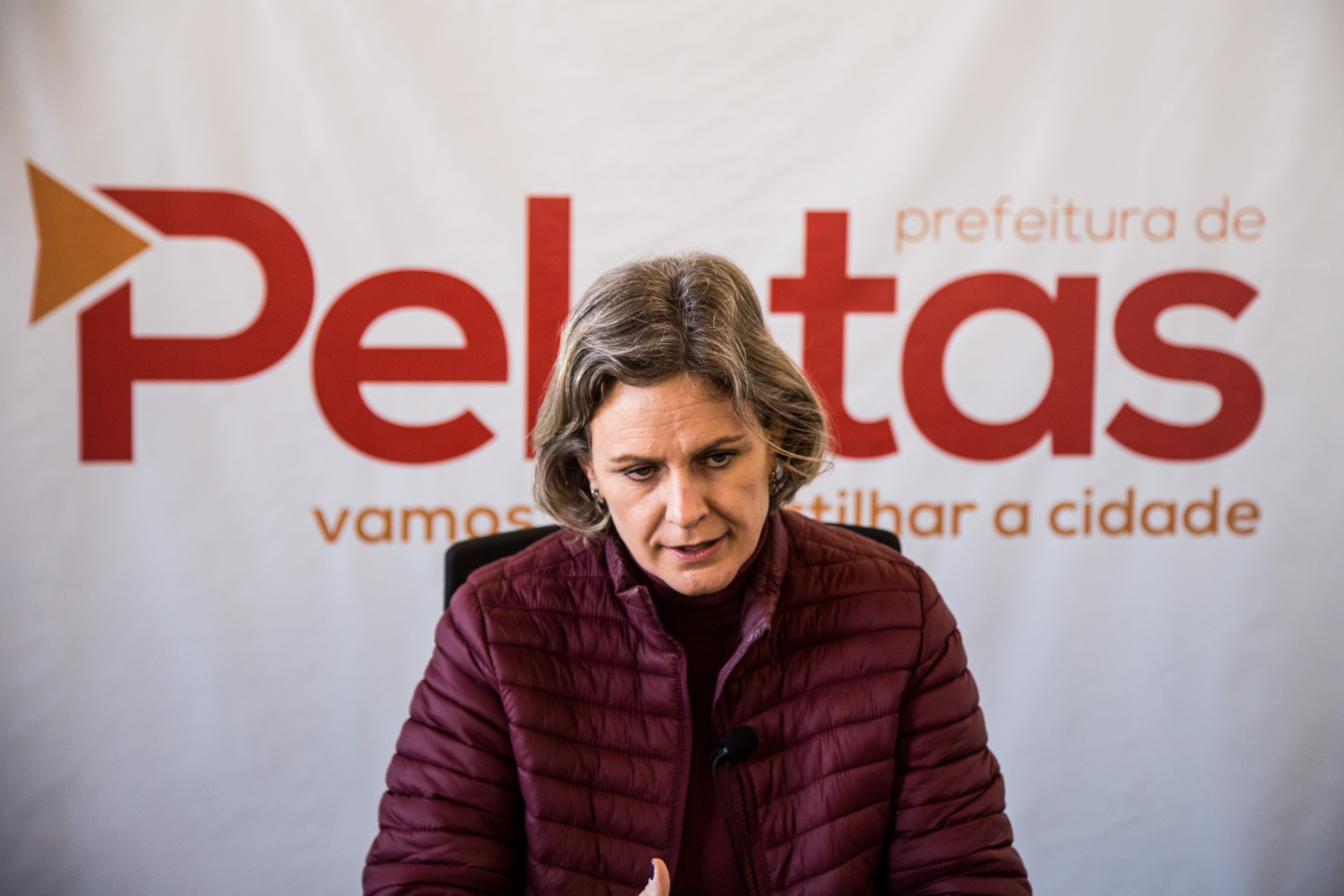 Durante transmissão de vídeo ao vivo, o sistema de acompanhamento dos dados da pandemia foi oficialmente lançado. A gestora também falou sobre a volta às aulas e a falta de doses da CoronaVac no Município