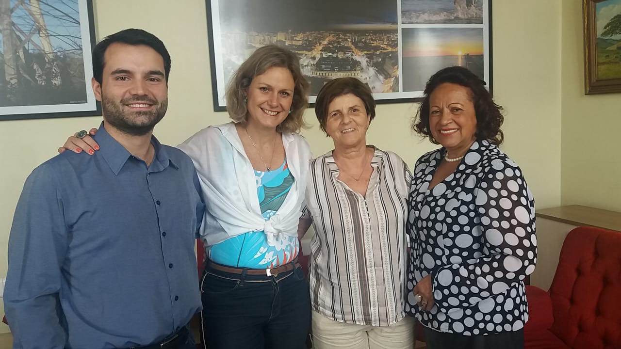 Servidora Nóris Finger, que chefiou o Serviço de Educação ao Consumidor e se aposenta, foi homenageada no encontro