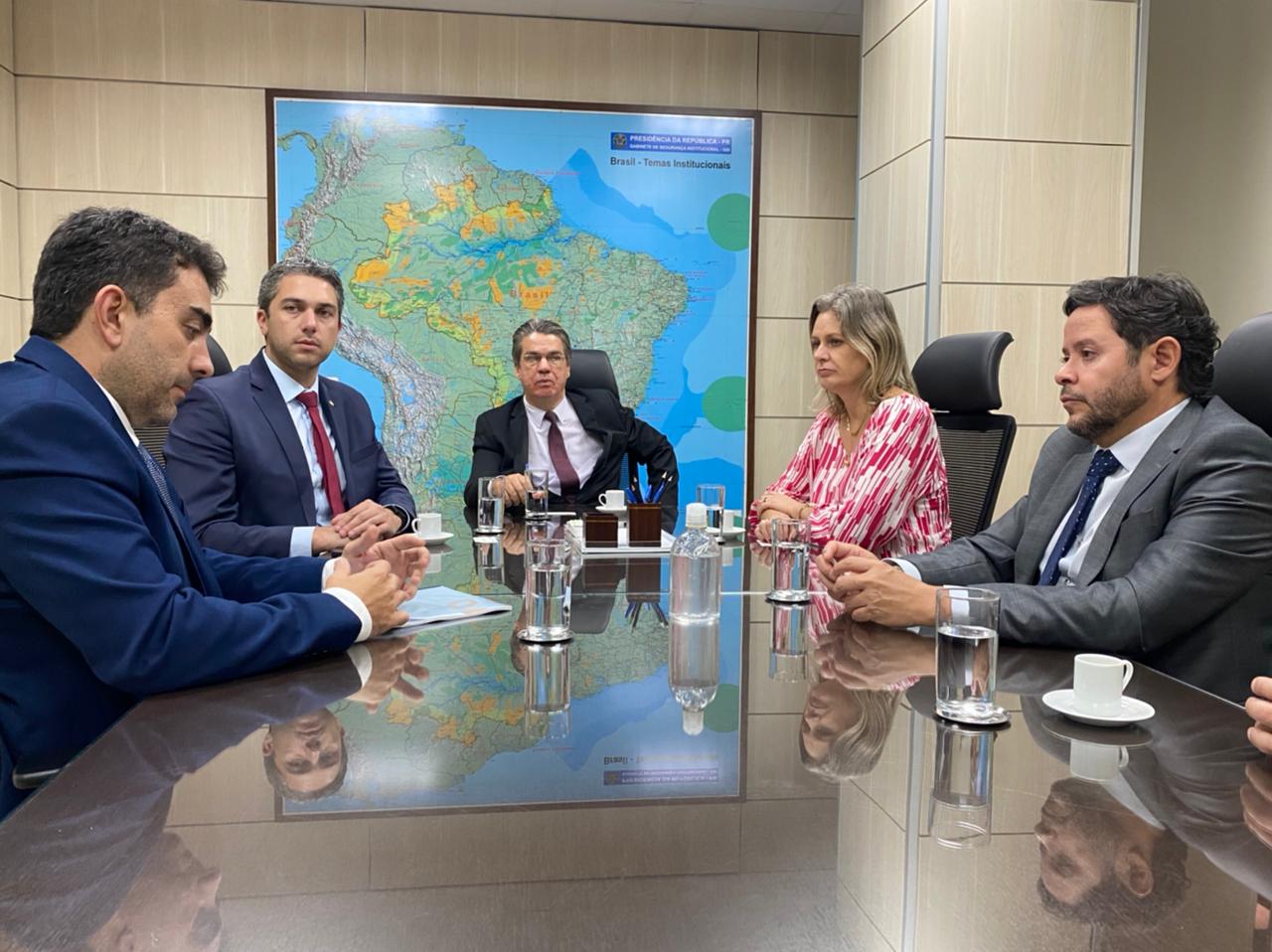 Prefeita se reuniu com o ministro da Agricultura, Pecuária e Abastecimento. Evento vai acontecer entre os dias 3 e 9 de outubro