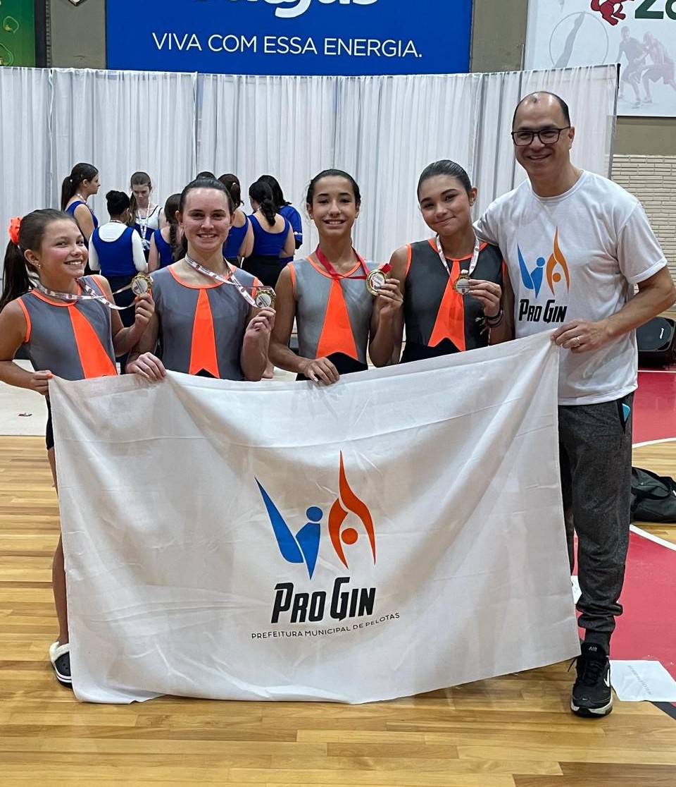 Atletas fizeram apresentações em quatro aparelhos e receberam premiações
