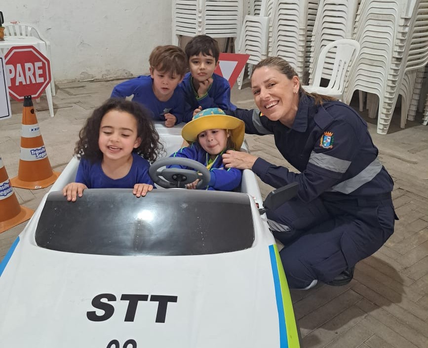 As atividades educativas de iniciativa do Departamento de Educação para o Trânsito ocorrem todas as tardes, até 12 de outubro, no Parque de Exposições