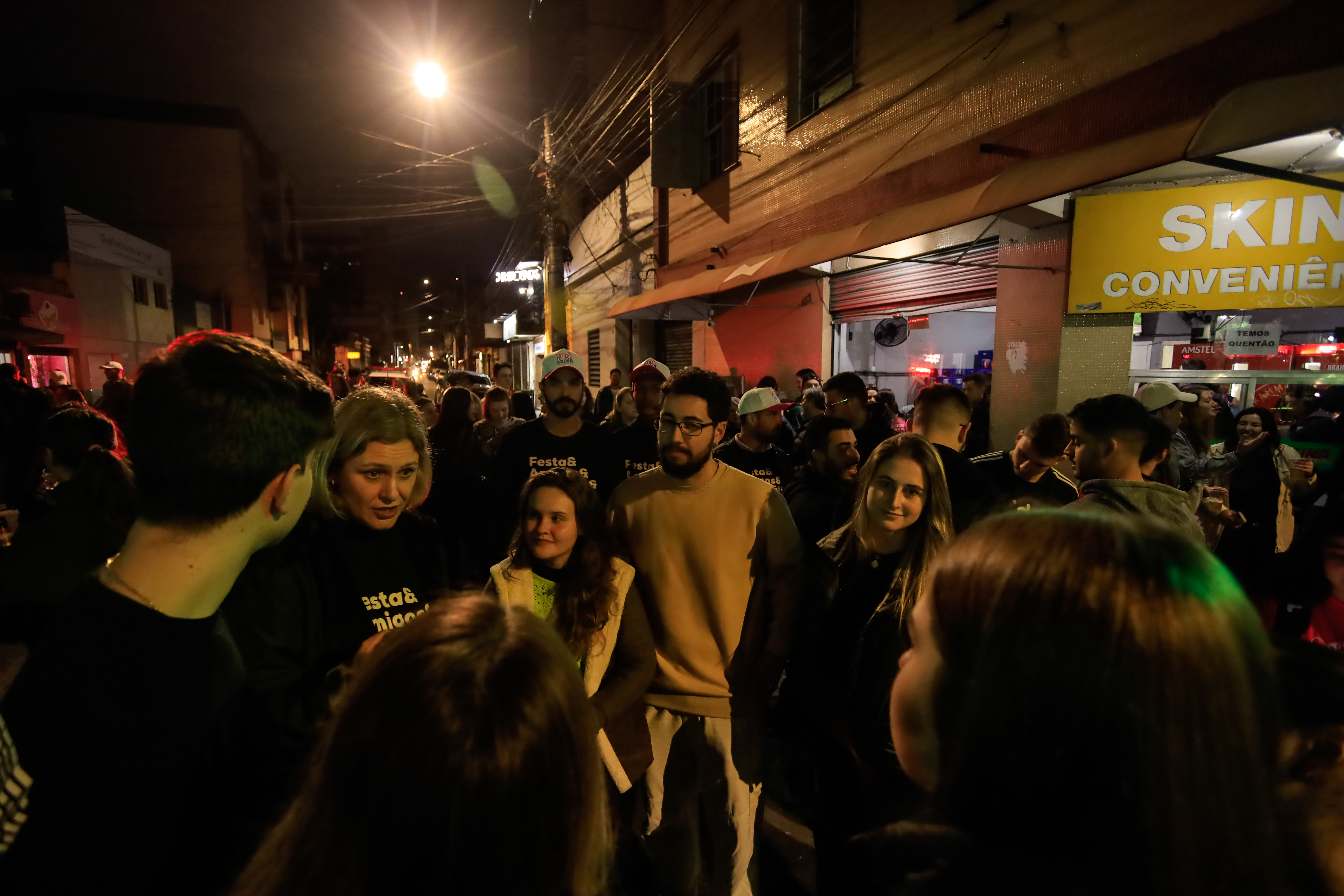 Campanha que integra o Pacto Pelotas pela Paz busca melhorar o convívio urbano e reduzir a perturbação do sossego público. A proposta almeja conciliar a diversão dos jovens na vida noturna com o respeito aos regramentos
