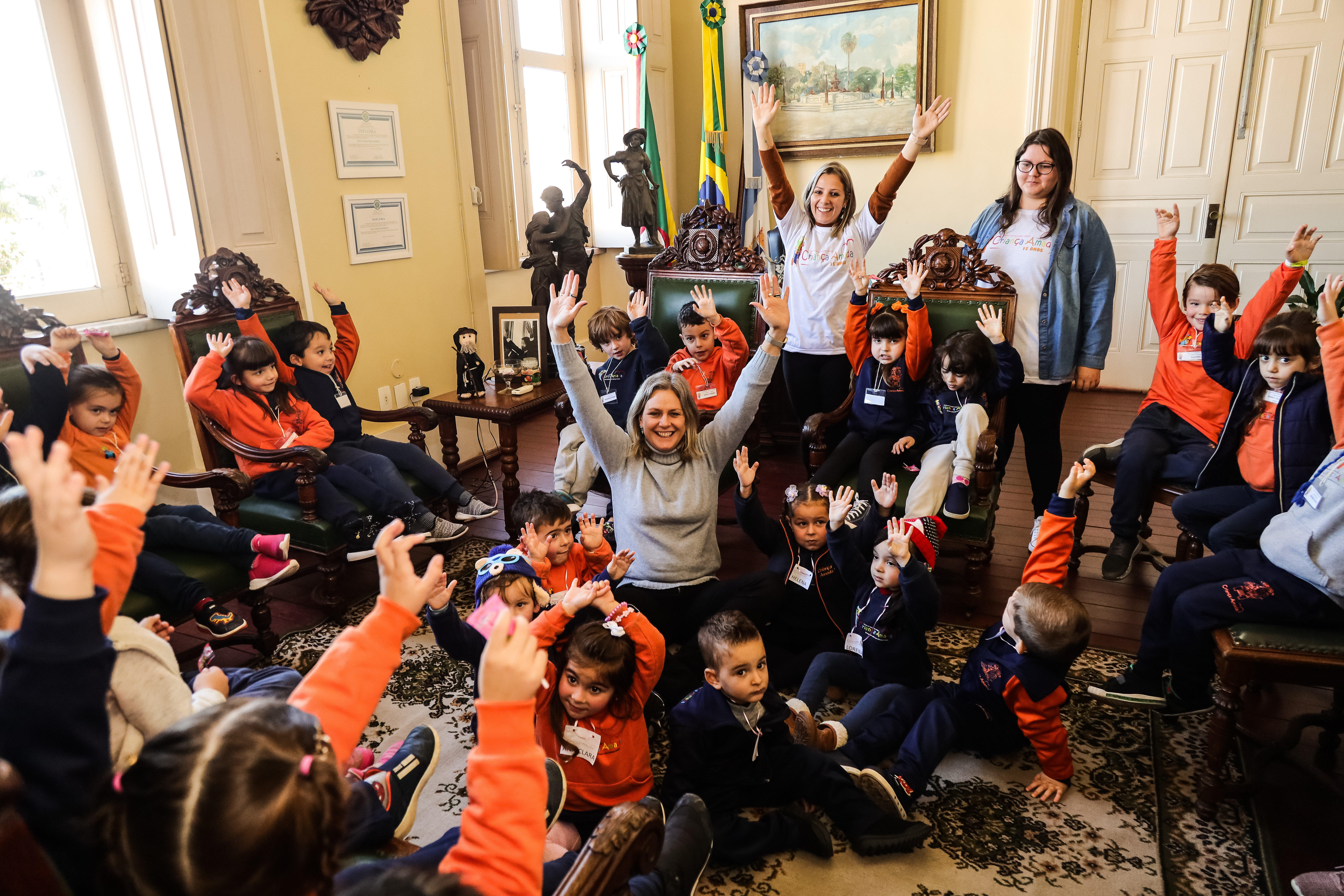 Estudantes do Centro de Educação Infantil Criança Amada conheceram o Paço Municipal nesta sexta-feira