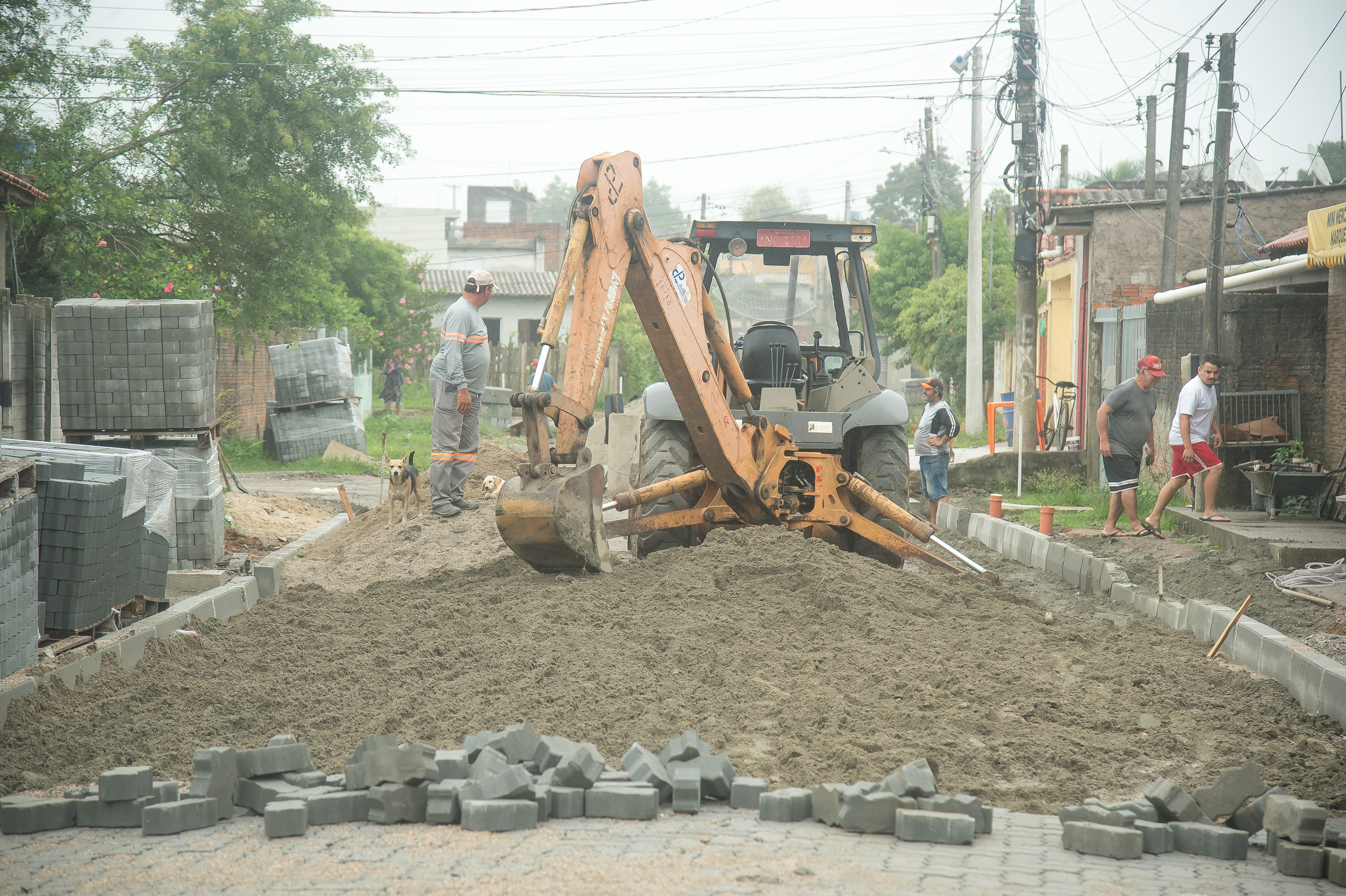 Moradores afirmam nunca ter visto tantas frentes de trabalho simultâneas