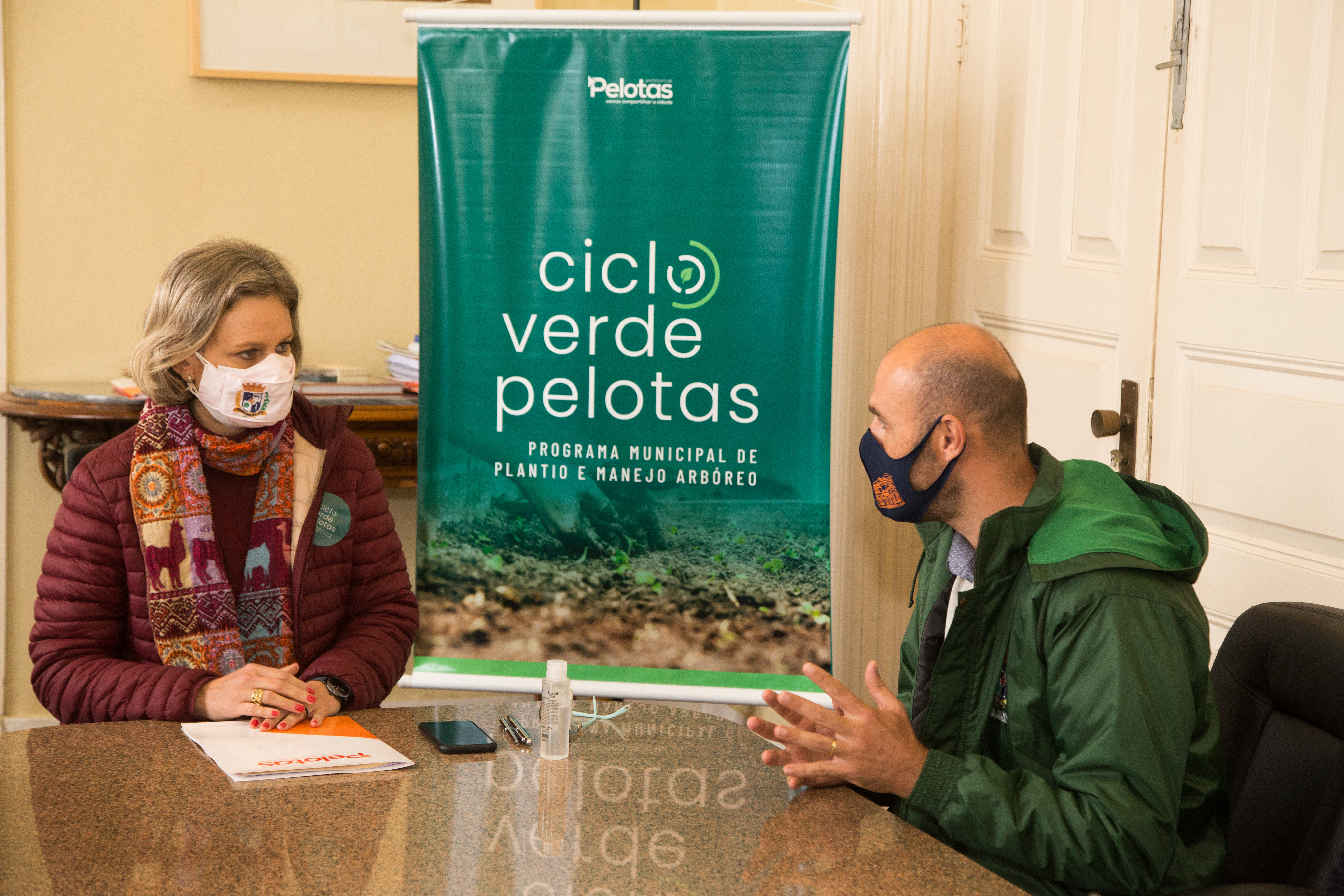 Paula e Idemar conheceram o projeto Ciclo Verde Pelotas, que visa fortalecer ações de gestão ambiental em diversas localidades da cidade
