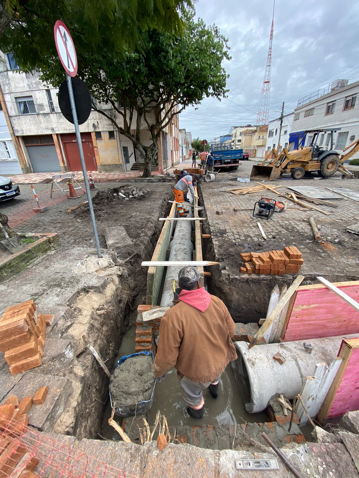 Mais de R$ 2,6 milhões são investidos nas obras das ruas Barão de Butuí, Gonçalves Chaves e Padre Felício
