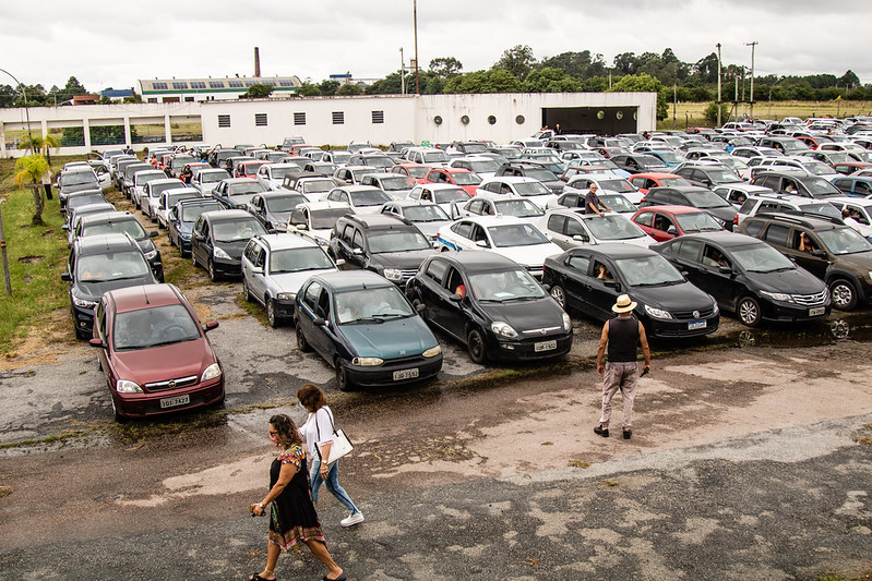 Neste domingo (28), mais de 1,6 mil idosos com 72 anos ou mais foram imunizados no Centro de Eventos