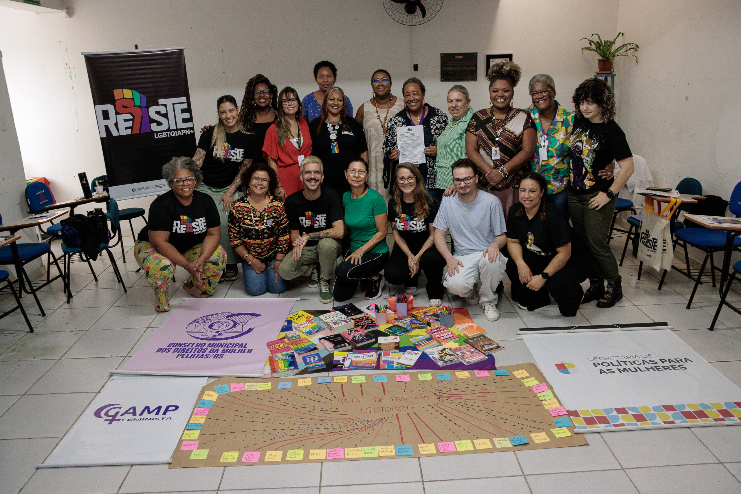 A entrega, promovida com ações do projeto Resiste, objetiva fortalecer redes de apoio, acolhimento e intervenções diversas efetivas na cidade