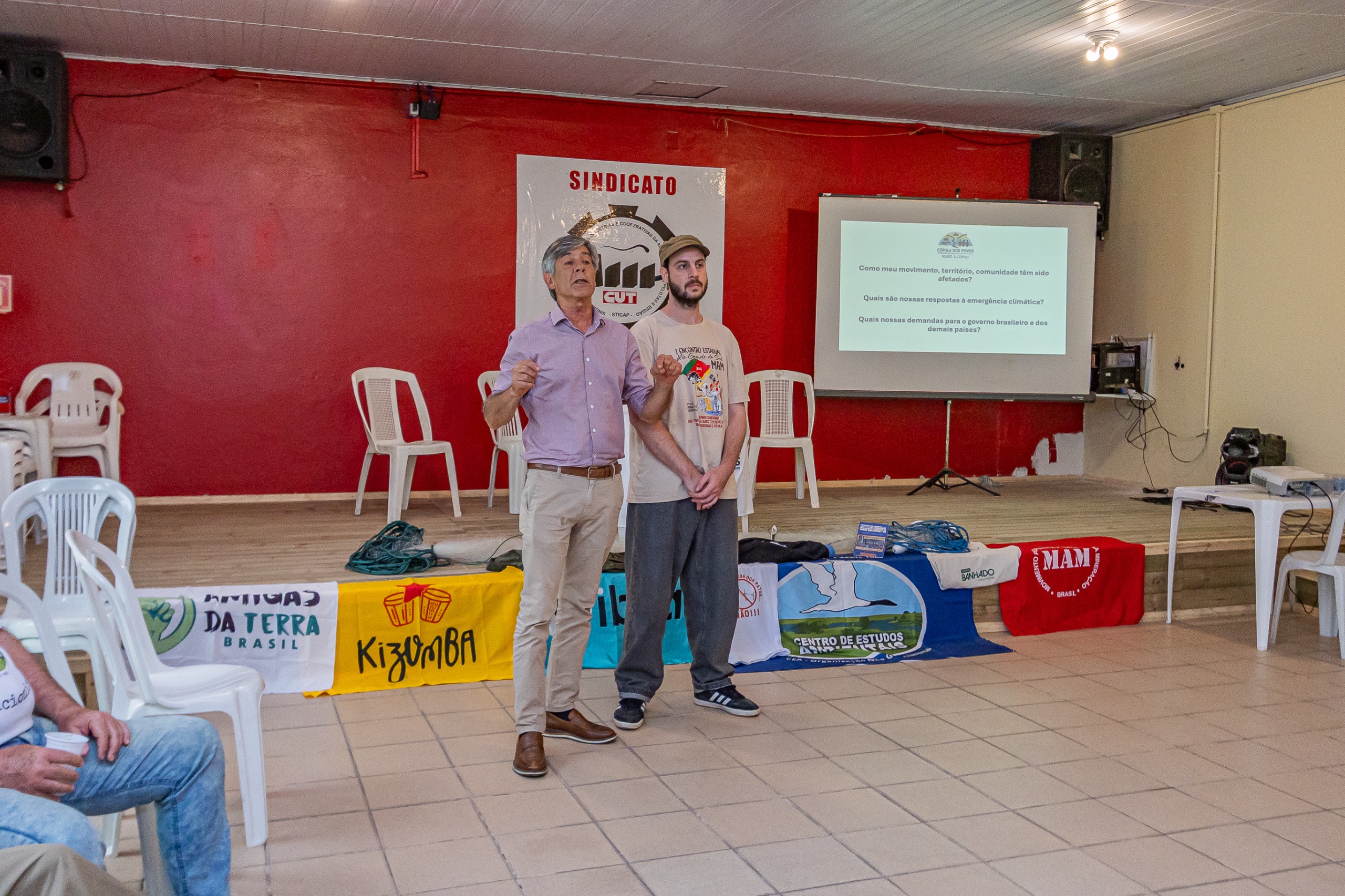 Prefeitura discutiu os desafios impostos pela emergência climática na região. Pelo menos 48 entidades foram representadas