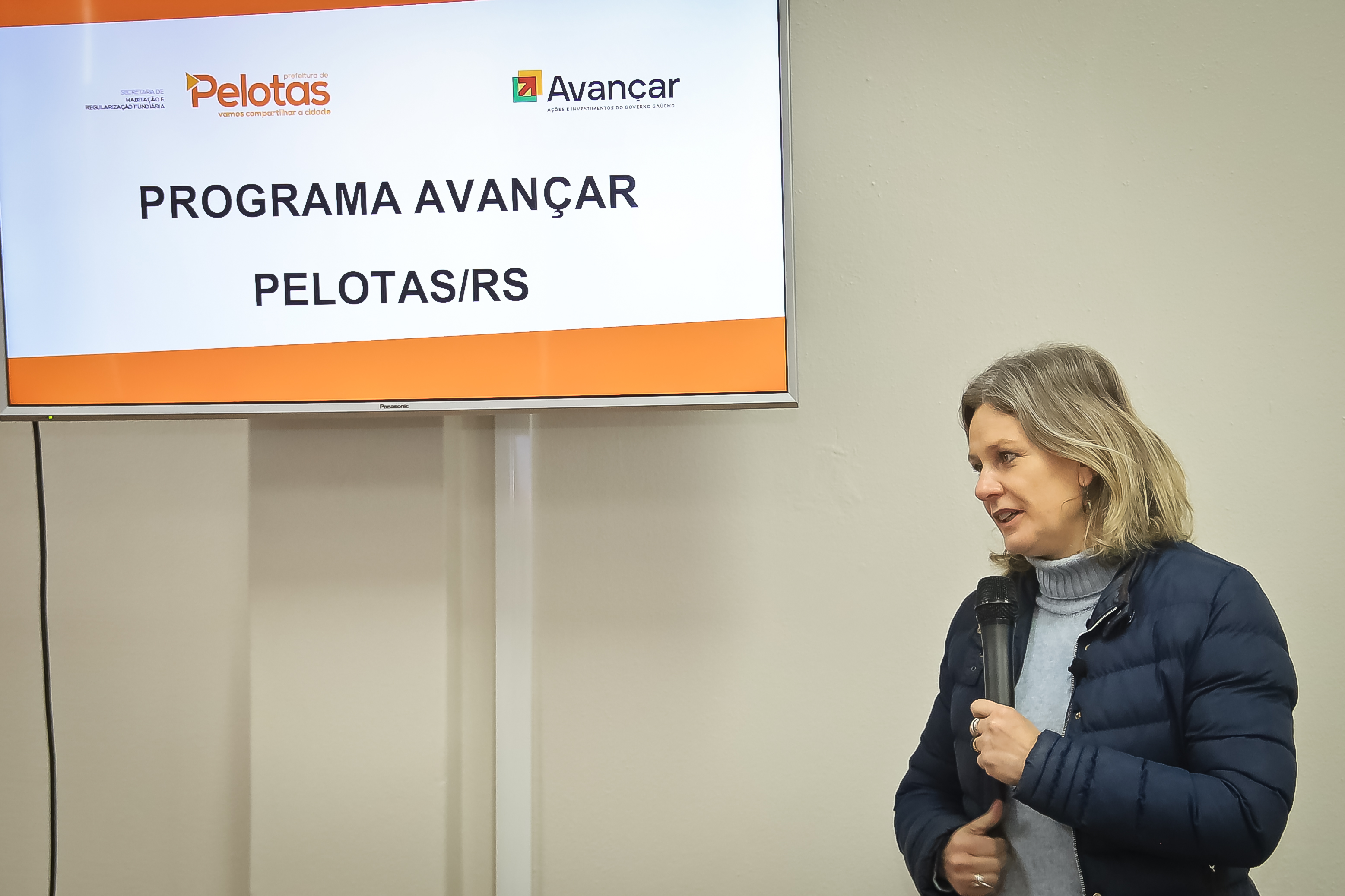 Prefeita destaca projetos de habitação popular em execução e ações da Prefeitura com foco na Primeira Infância