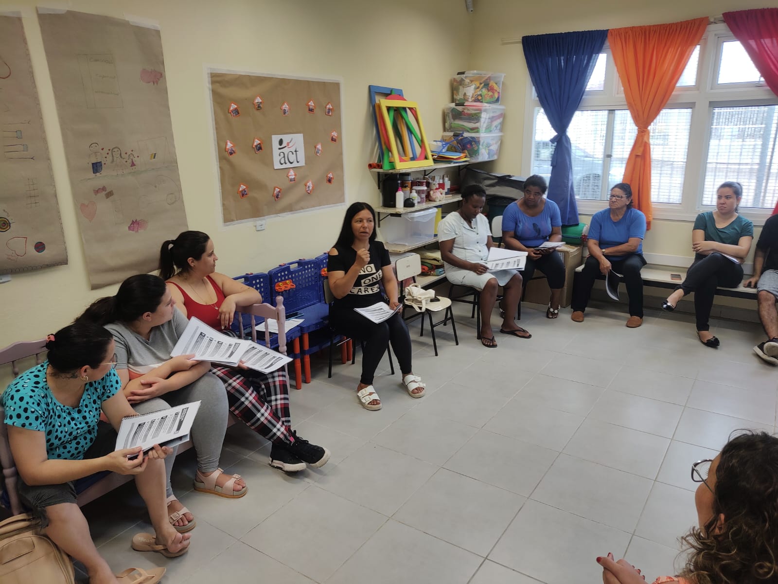 Aproximadamente 500 famílias já foram beneficiadas pela proposta de segurança à criação de crianças
