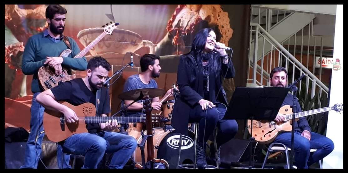 Cantora apresenta trabalho autoral na próxima segunda