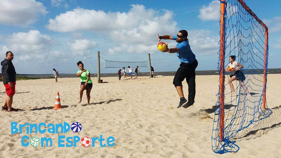 Atividades de esporte e lazer para crianças e adolescentes são desenvolvidas no Laranjal