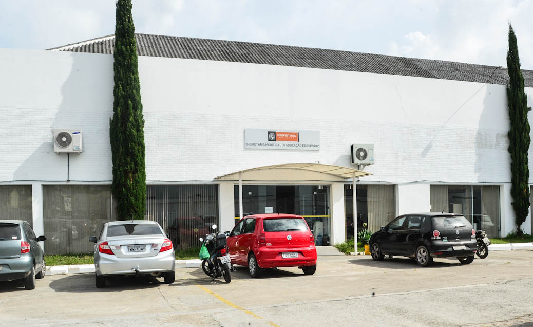 Formação é voltada a representantes das escolas da rede pública e privada do município