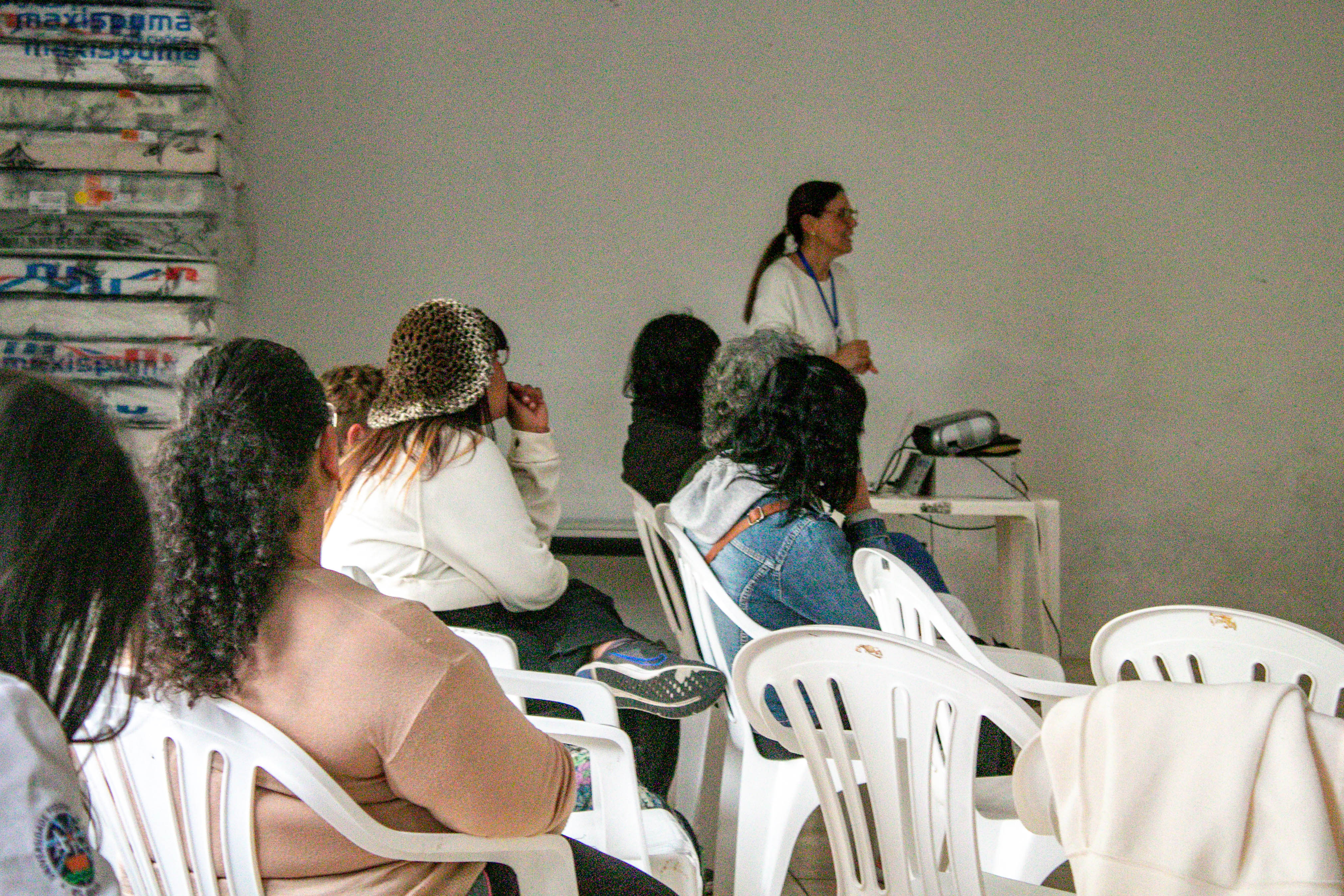 Usuárias do Centro Pop participaram de roda de conversa com profissionais de saúde