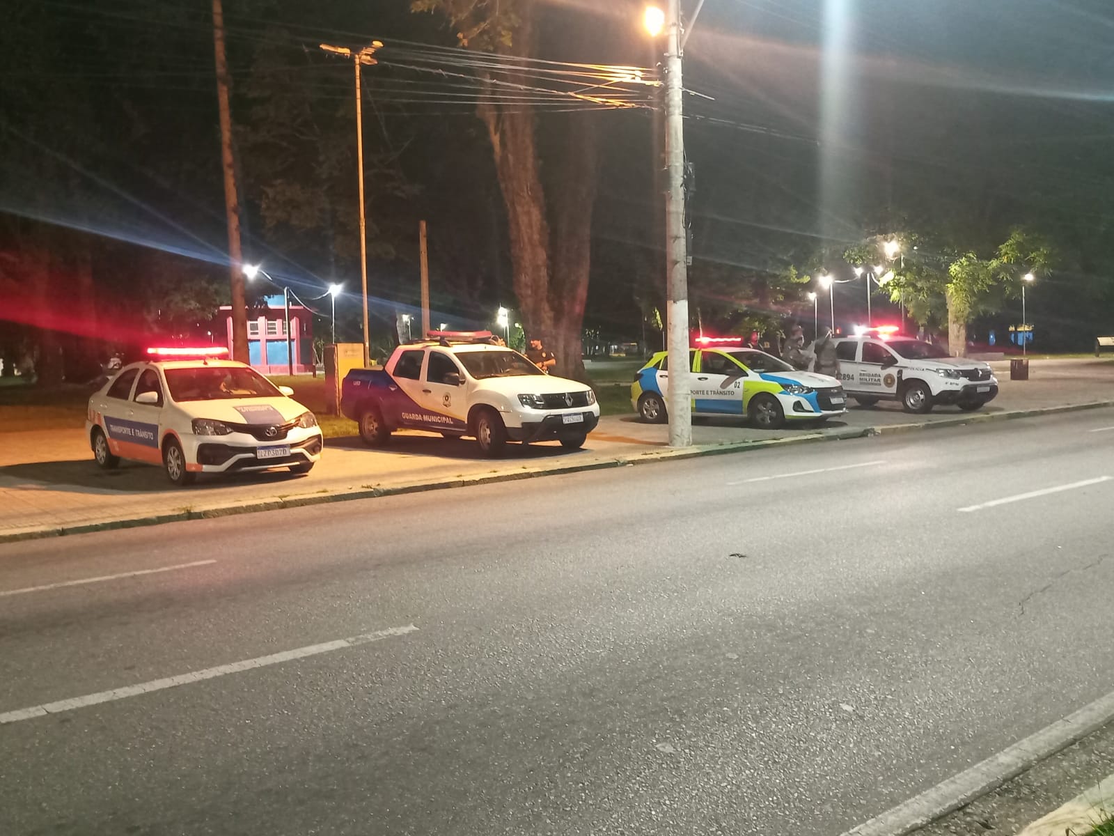 Vinte e cinco veículos e 10 pessoas foram abordados durante as ações dos programas “Sossego na Área” e “Paz na Bento”