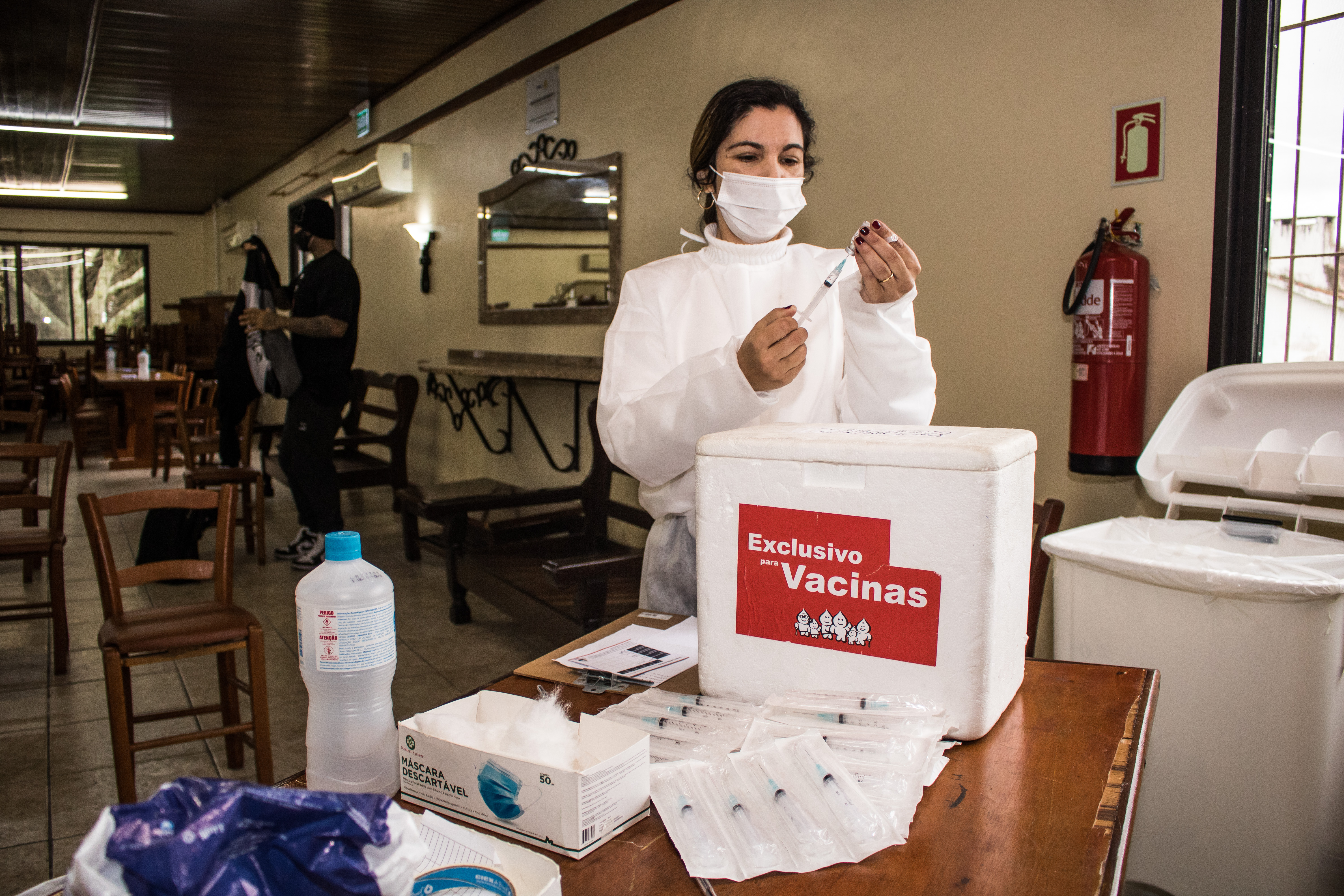 Pais e/ou responsáveis podem inscrever jovens de 12 a 17 anos, restritos ao leito e com as comorbidades definidas pelo Plano Estadual de Vacinação, para receber a vacina contra o coronavírus em casa