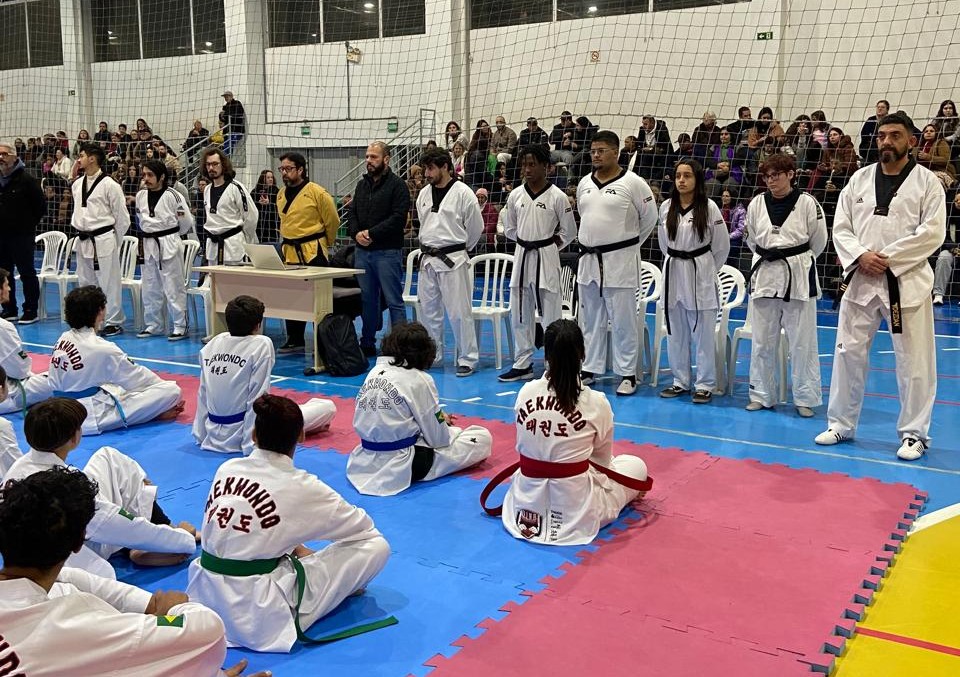 Parte importante da formação de atletas do Taekwondo, contou com 129 alunos