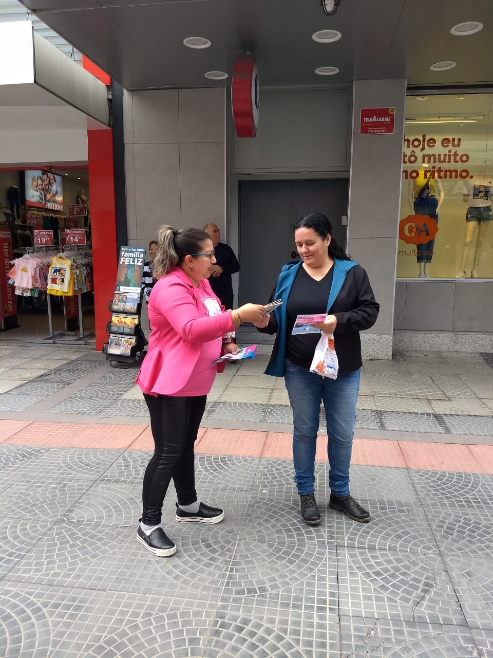 Com apoio da Prefeitura, grupo evangélico fez esclarecimentos sobre a prevenção contra o câncer de mama