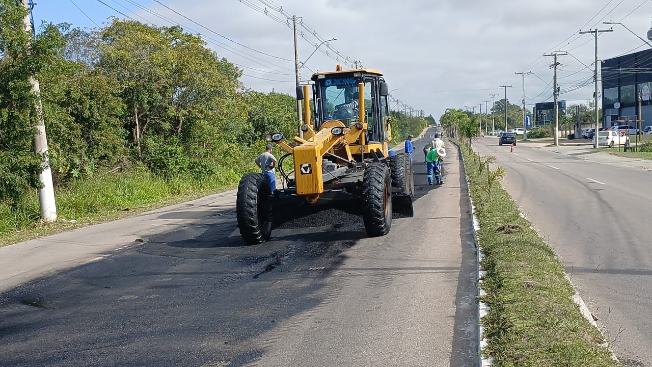 Smop utilizou quase 450 toneladas de asfalto para recuperar o trecho que vai da ponte até a rua Cidade de Aveiro, no Recanto de Portugal