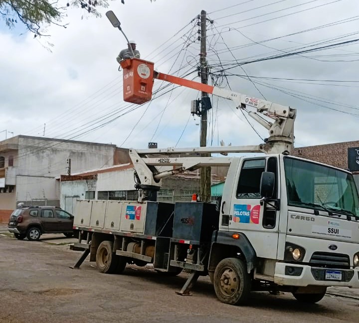 Departamento de Iluminação Pública (DIP), da Secretaria de Serviços Urbanos e Infraestrutura (Ssui), também promoveu melhorias no Balneário dos Prazeres