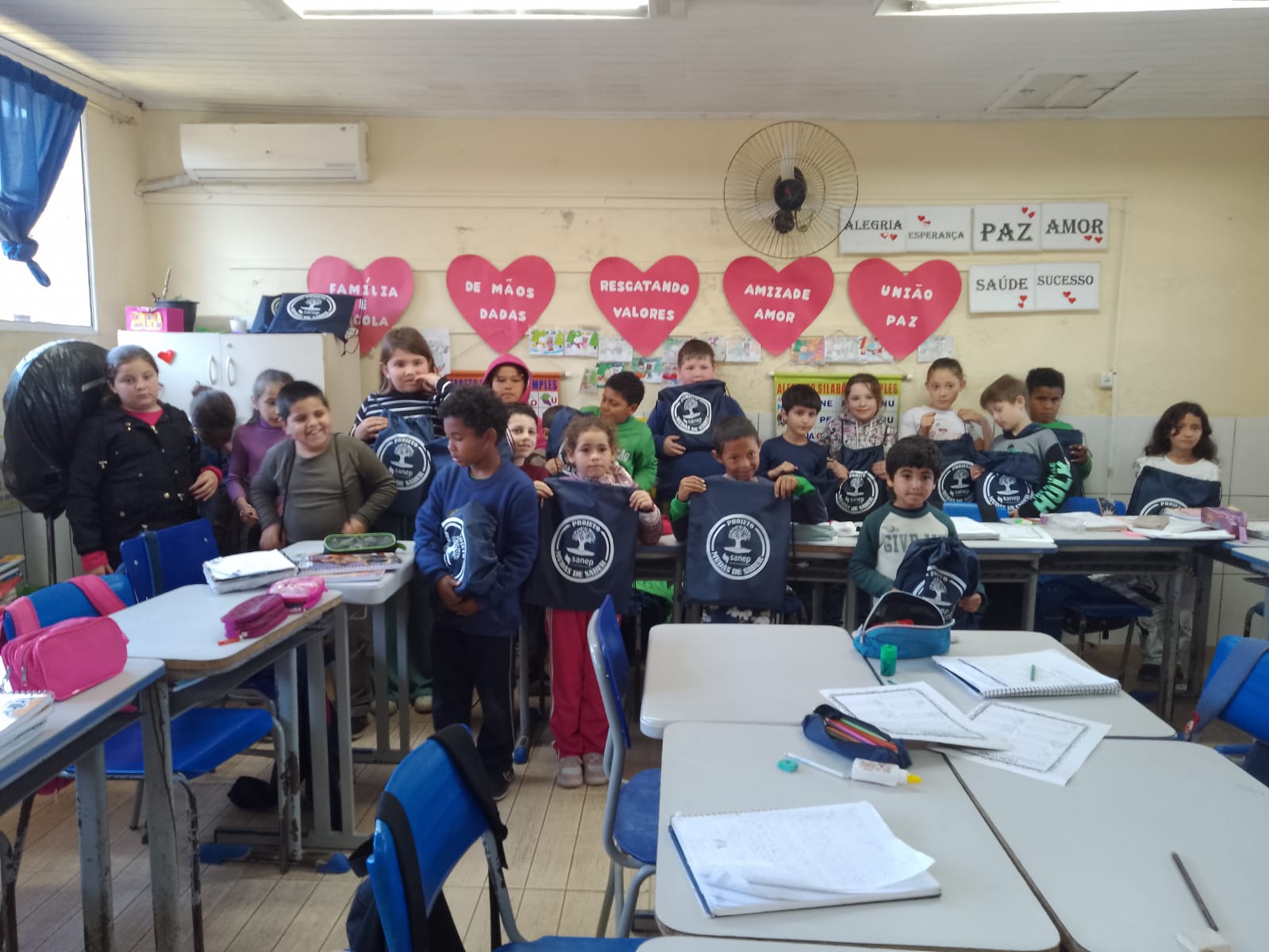 Ação de incentivo à educação ambiental foi realizada com alunos da EEEF Rachel Mello