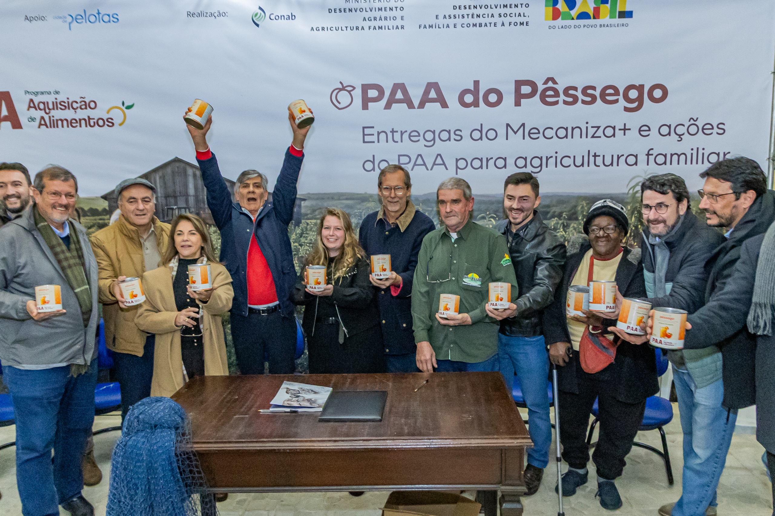 Aporte de recursos chega a R$ 6,2 milhões - além da entrega de dez kits de maquinários a cooperativas de agricultores familiares