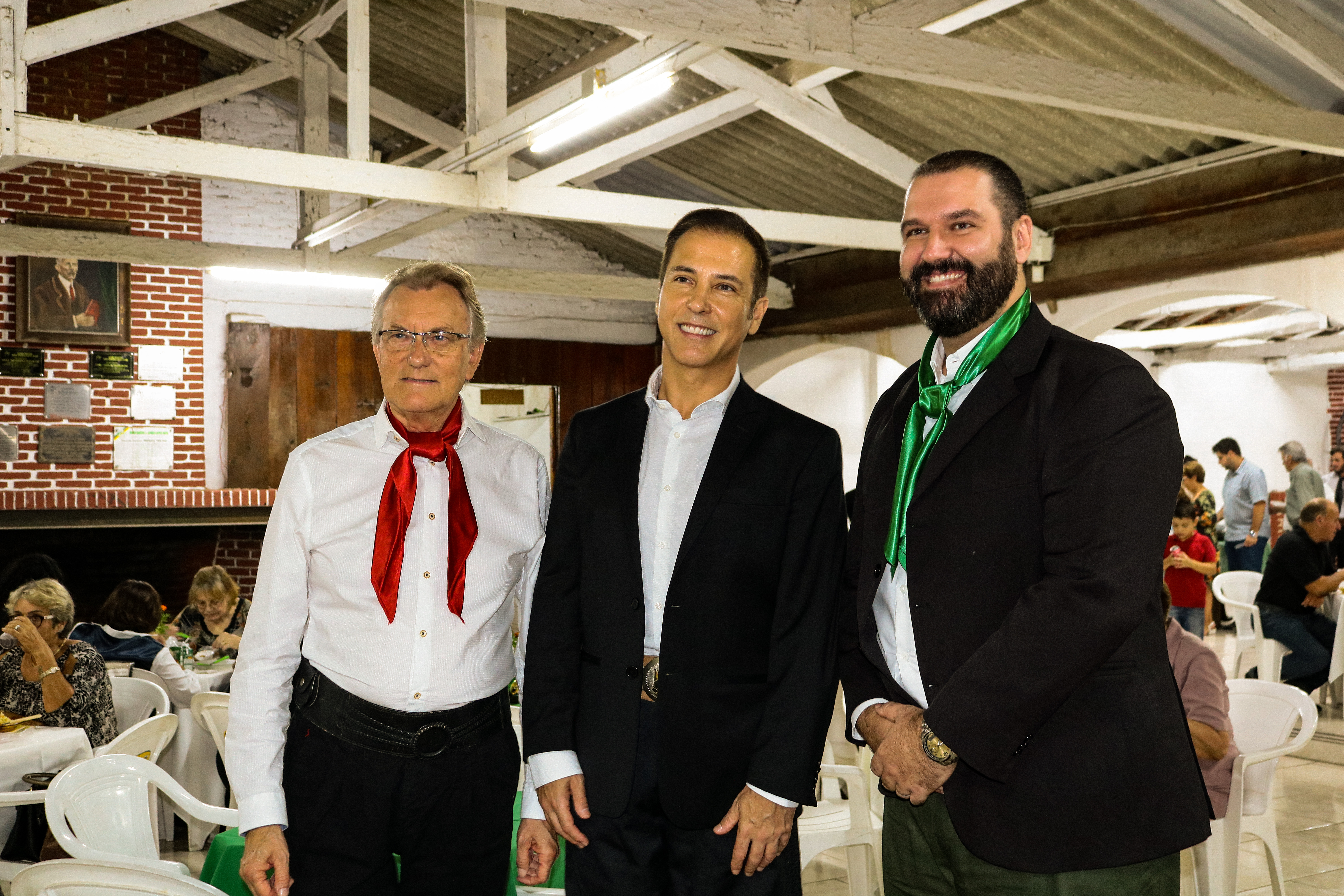 Cerimônia do União Gaúcha e do CTG Negrinho do Pastoreio ocorreu com a presença de autoridades locais e estaduais