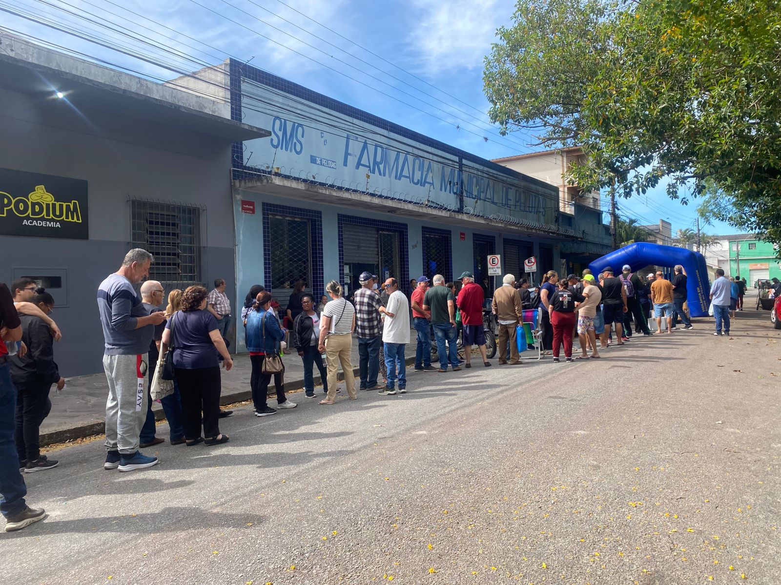 Durante dois dias (13 e 14), Farmácia Municipal concentrou esforços para atender as longas filas para troca dos aparelhos