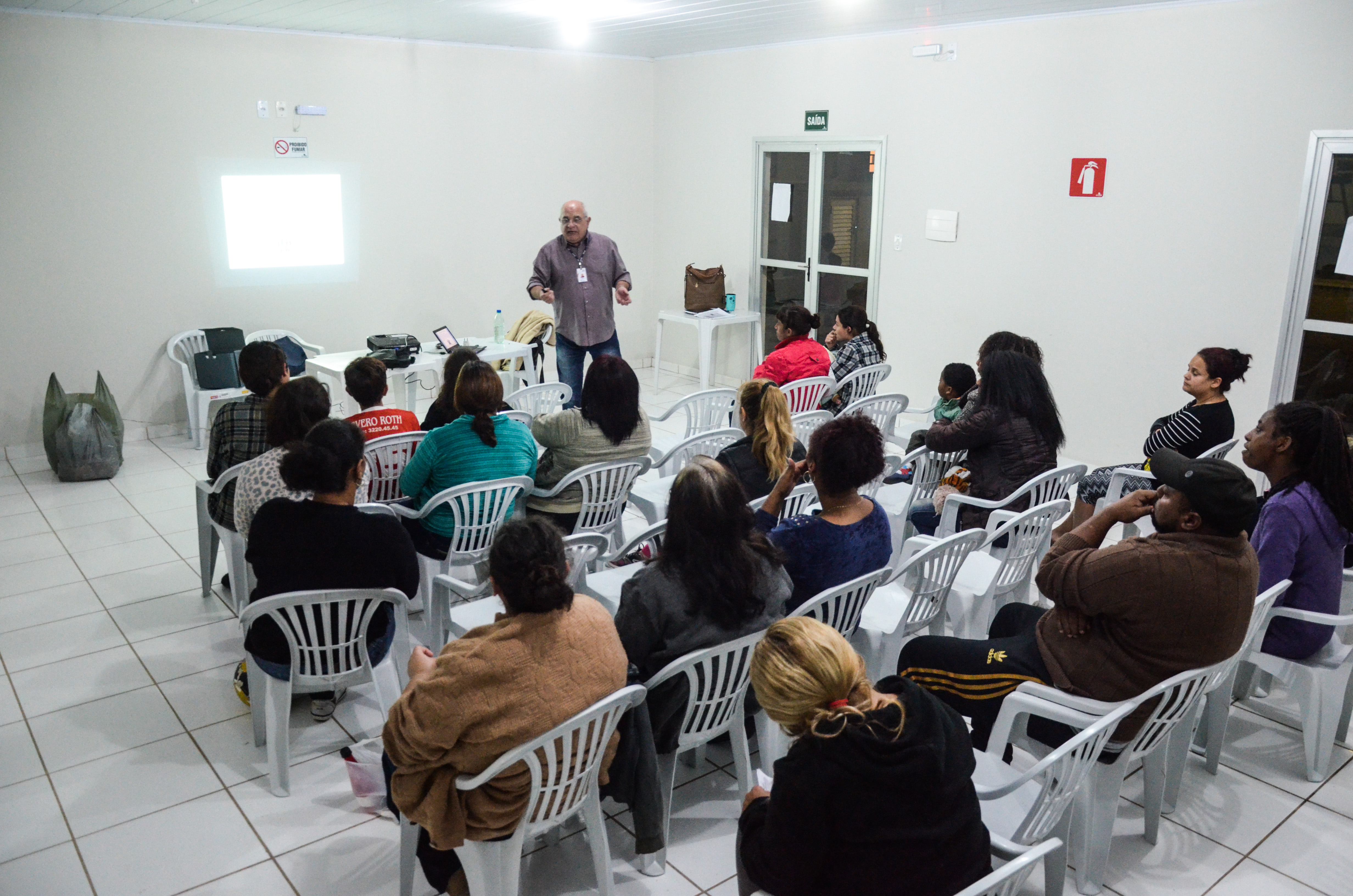 Alternativas de geração de trabalho e renda são oferecidas a moradores cujos imóveis estão na faixa um do Minha Casa Minha Vida
