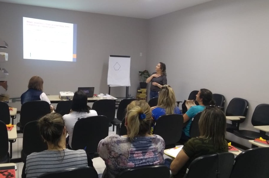 Programa do Pacto Pelotas pela Paz já alcançou centenas de famílias pelotenses, fortalecendo os vínculos afetivos e orientando sobre o desenvolvimento infantil