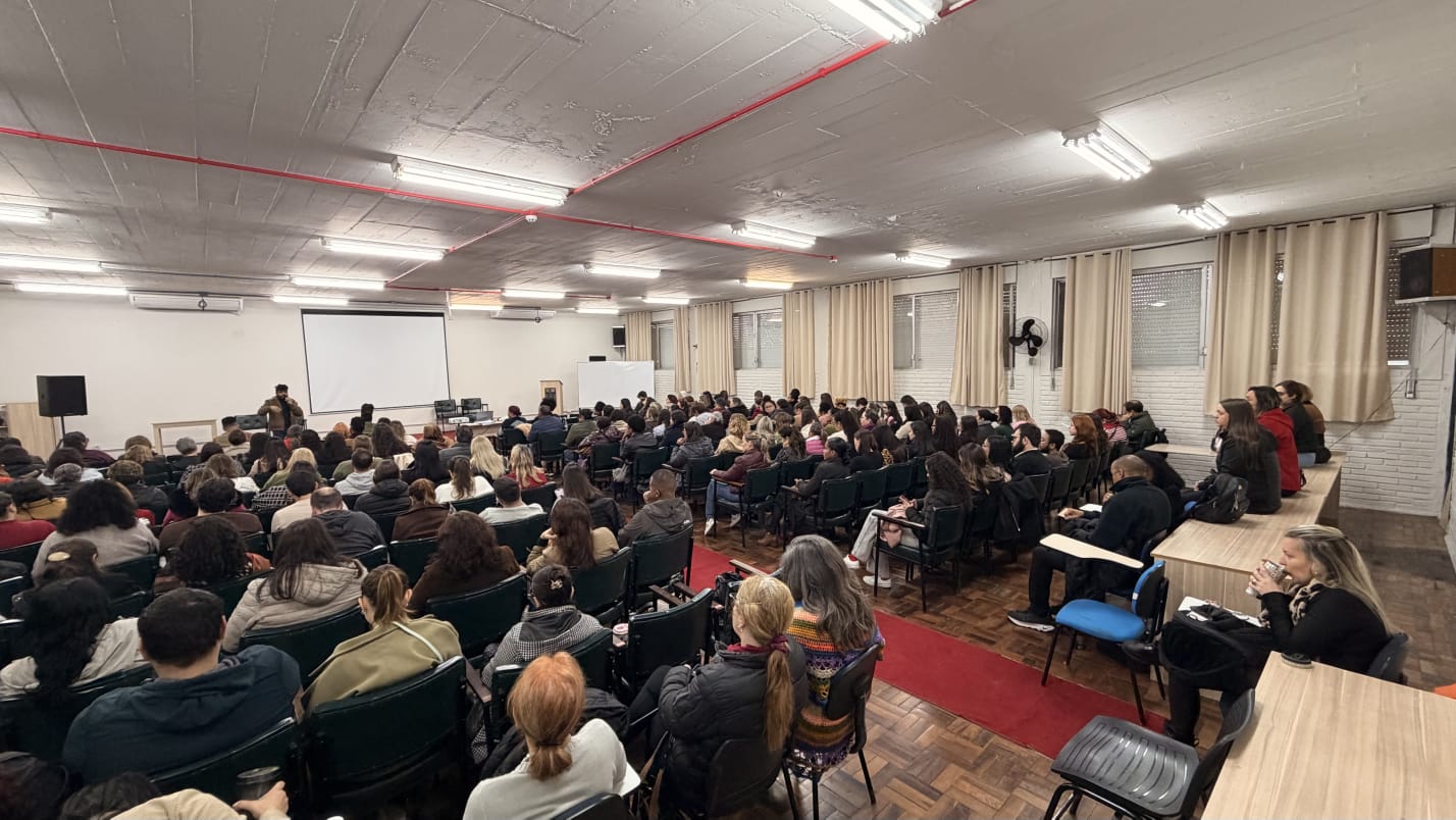 Atividade reuniu profissionais da Rede de Atenção Psicossocial e representantes dos Ministérios da Saúde e da Igualdade Racial para discutir o atendimento à população negra
