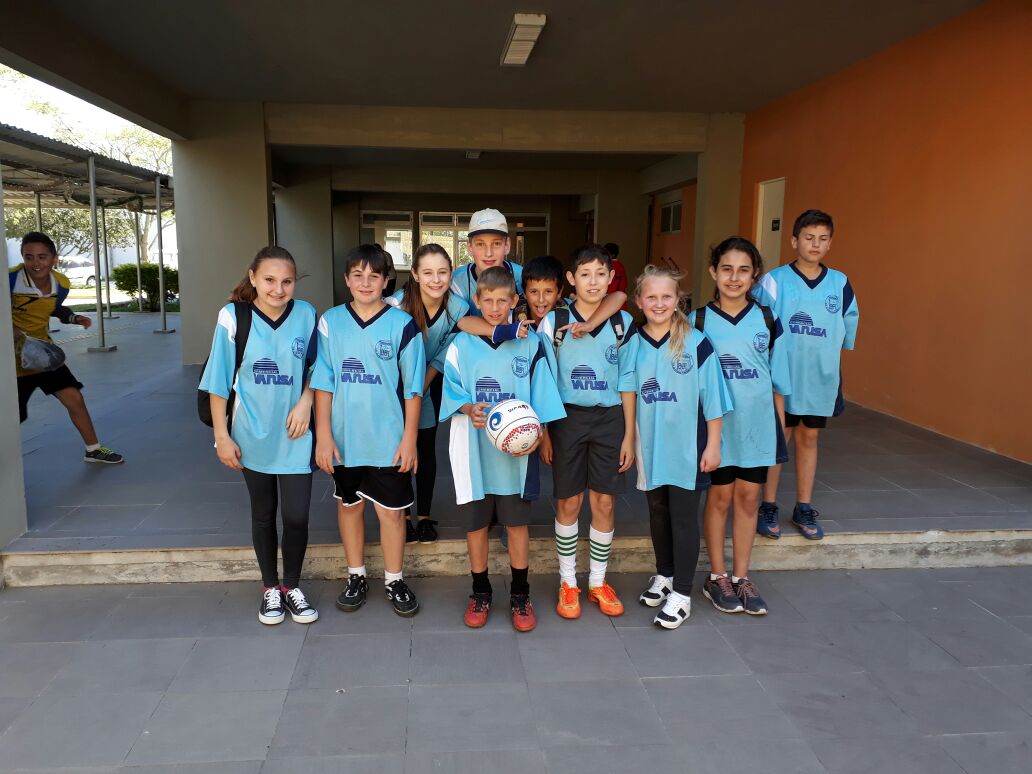 Alunos e professores tiveram contato com o esporte, ainda pouco comum nas escolas