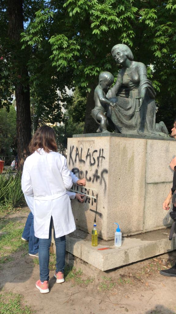 Monumento às Mães de Antônio Caringi passa por conservação e restauro para recuperação de danos de vandalismo