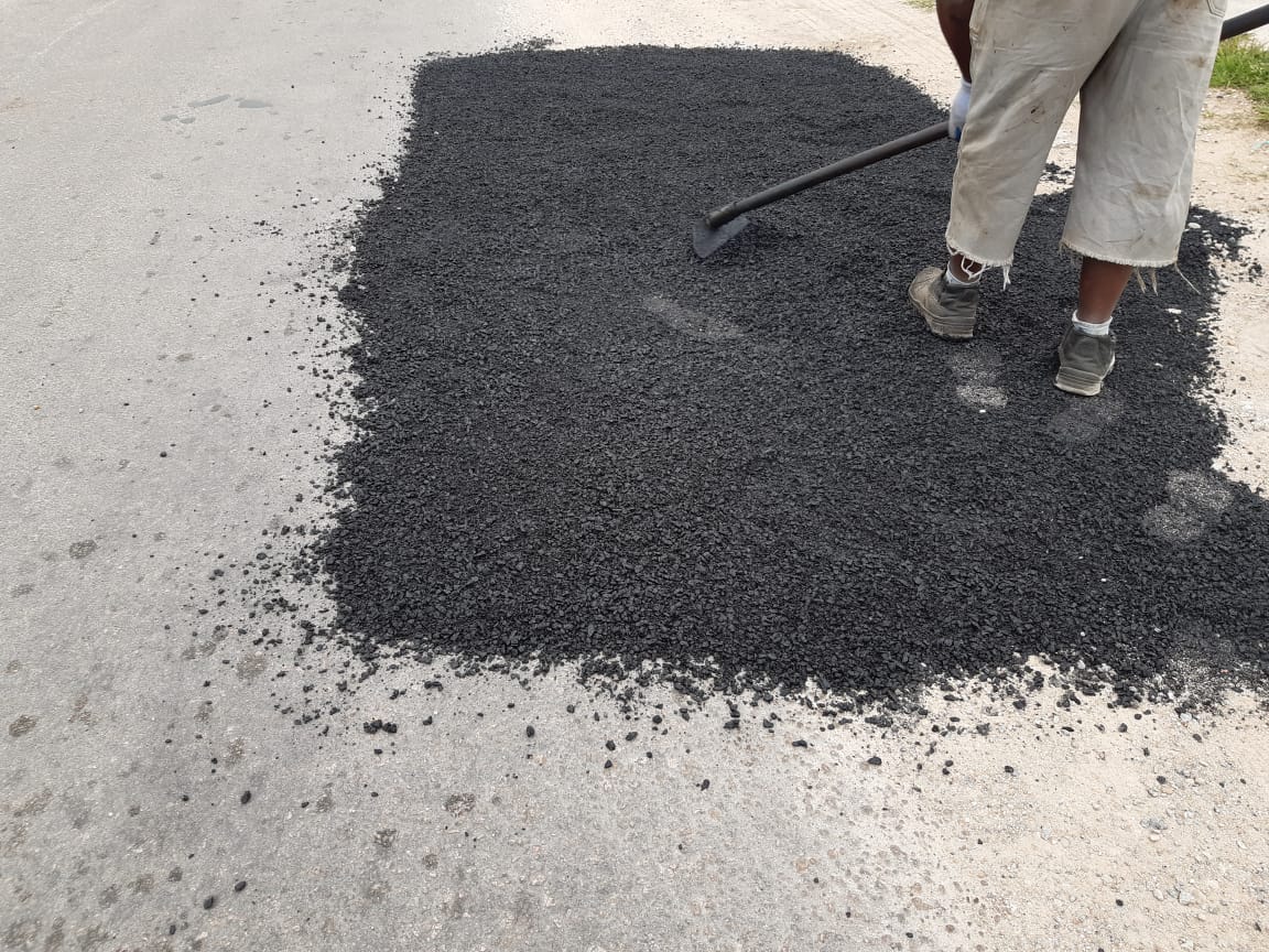 Diversas áreas da cidade foram beneficiadas com consertos nos buracos das vias