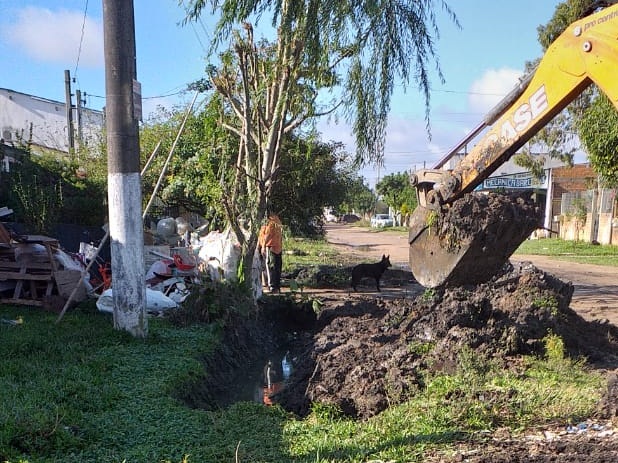 Serviços urbanos se estendem aos bairros, como Getúlio Vargas, Santa Terezinha, Areal e acesso à praia do Laranjal