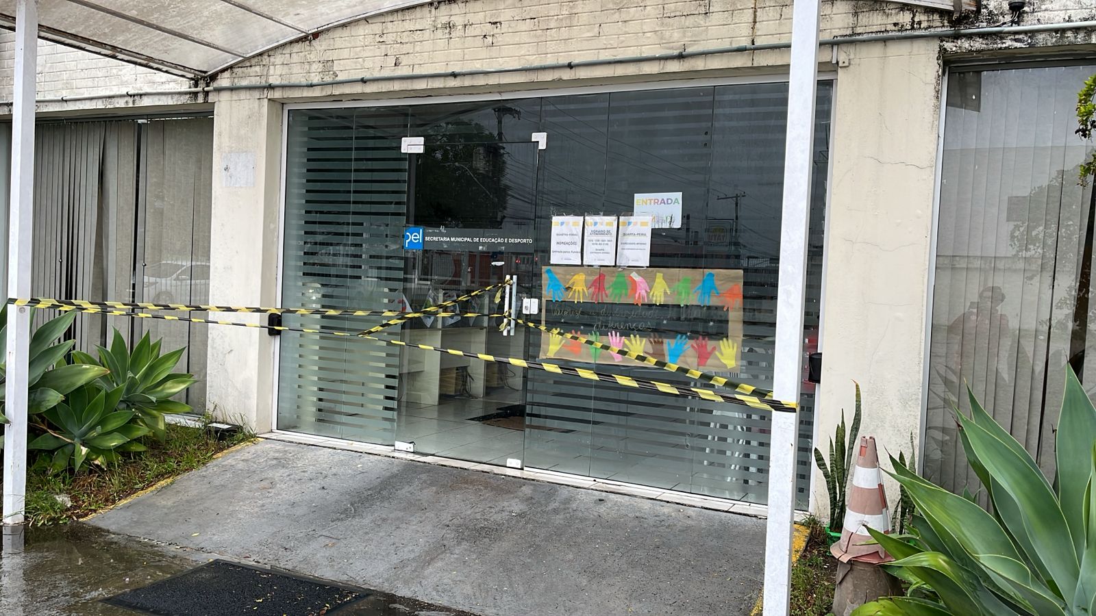 Prédio está impossibilitado para o funcionamento normal das atividades e suspensão visa garantir a segurança dos servidores e comunidade