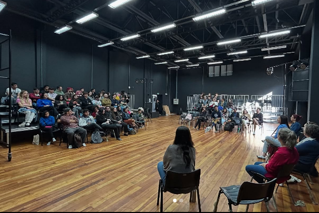 Sonho Sombra Silêncio fará as duas primeiras apresentações gratuitas na Sala Carmen Biasoli, nos dias 25 e 26/4, com recursos de acessibilidade