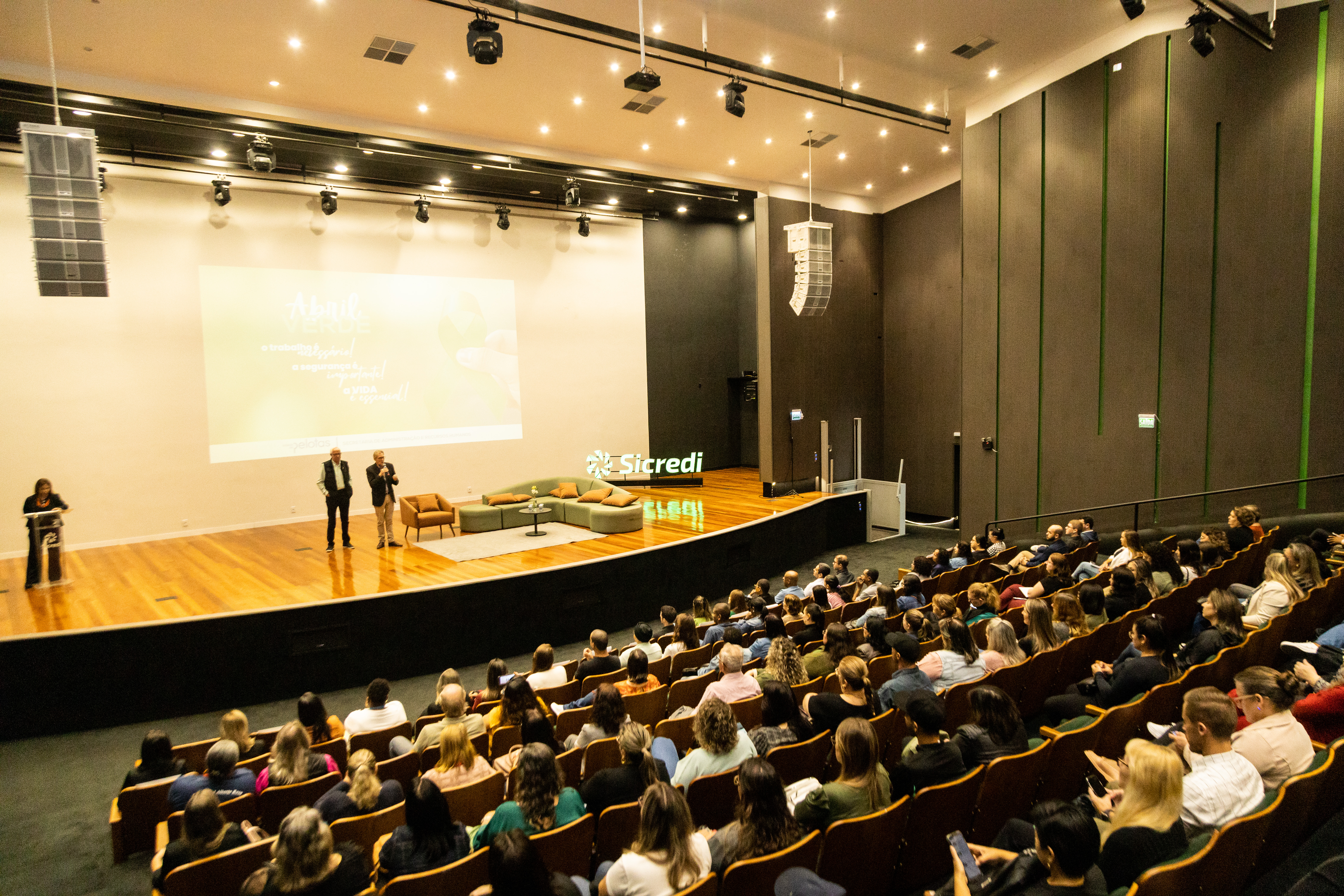 Em encontro, foram detalhados procedimentos e prestadas informações sobre prevenção a acidentes do trabalho