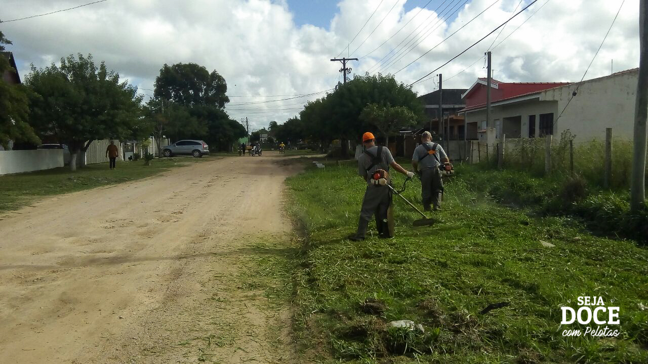Trabalho de limpeza de ruas e avenidas é realizado diariamente pela Prefeitura