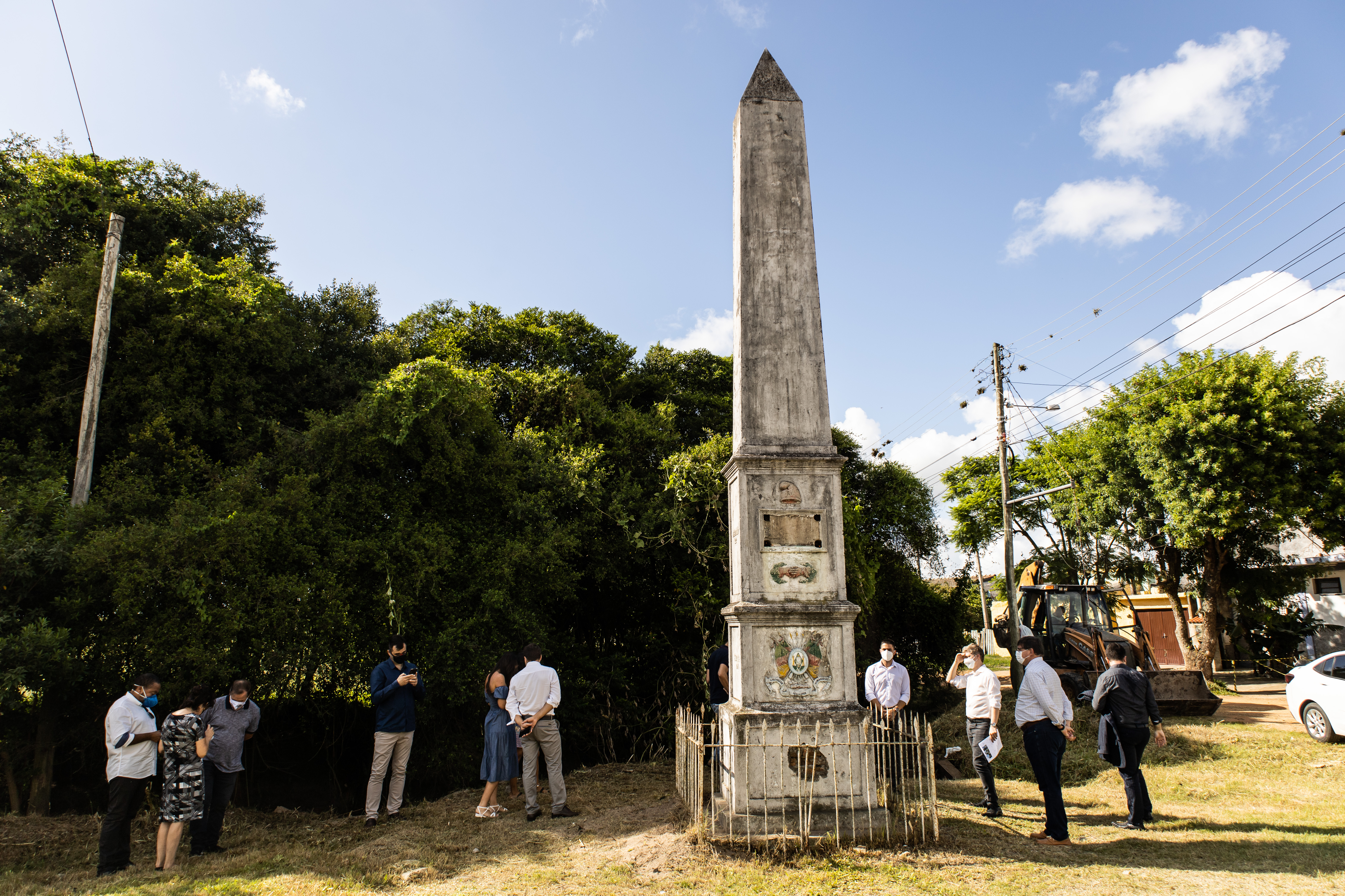 Deputado Federal que destinou R$250 mil para as obras de revitalização do monumento visitou o local, nesta sexta-feira, acompanhado de secretários e equipe técnica do Município. Prefeitura deve complementar os recursos necessários para as melhorias