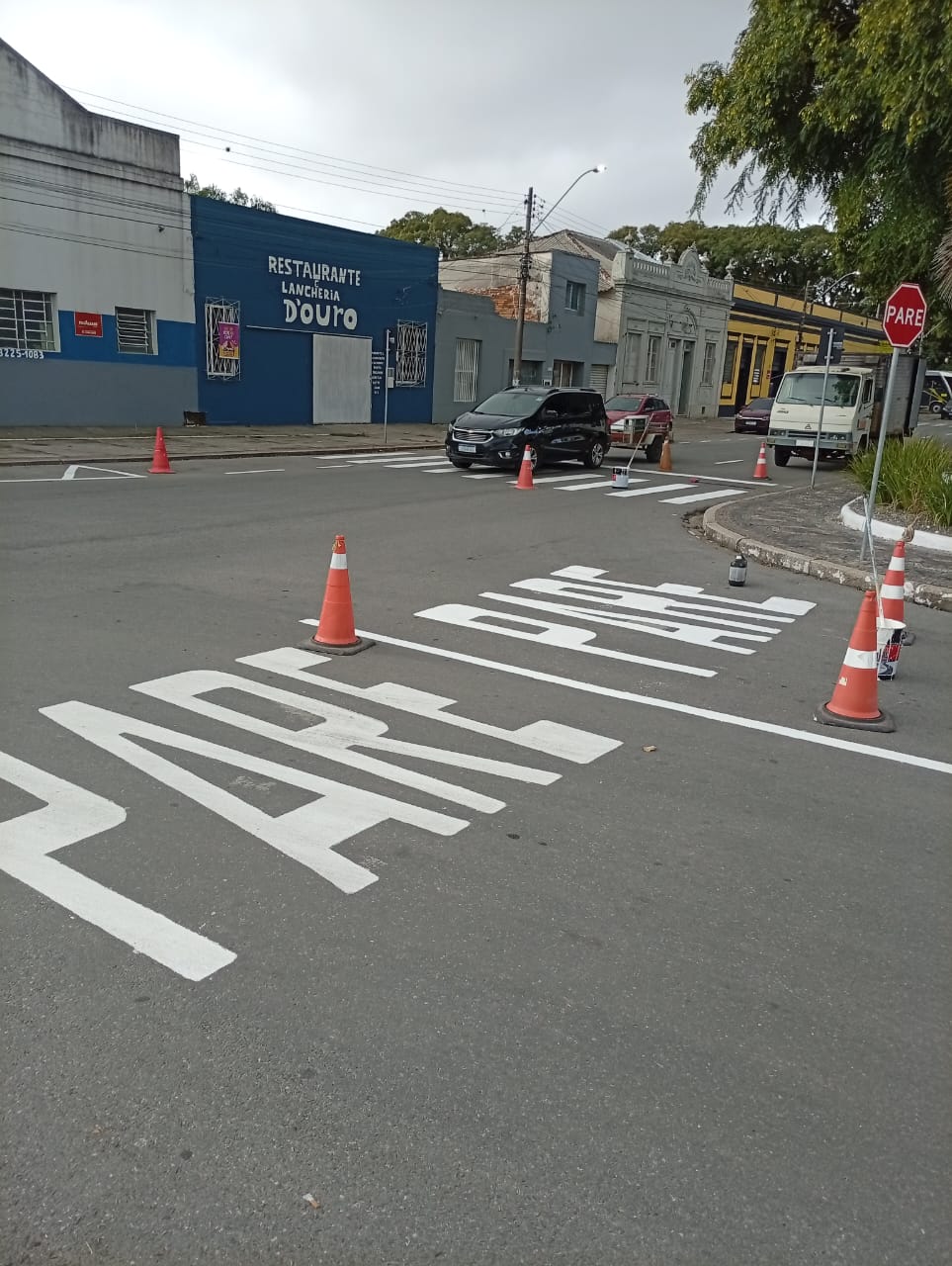 Serviços priorizam áreas de grande circulação, como escolas, hospitais e cruzamentos com alto fluxo de veículos e pedestres